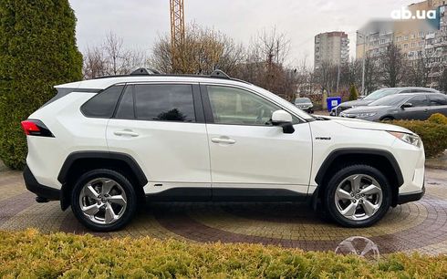 Toyota RAV4 2021 - фото 8
