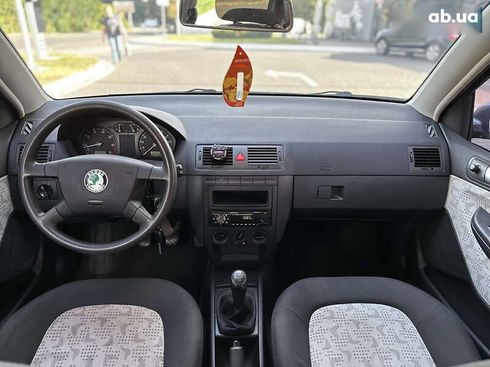 Skoda Fabia 2003 - фото 9