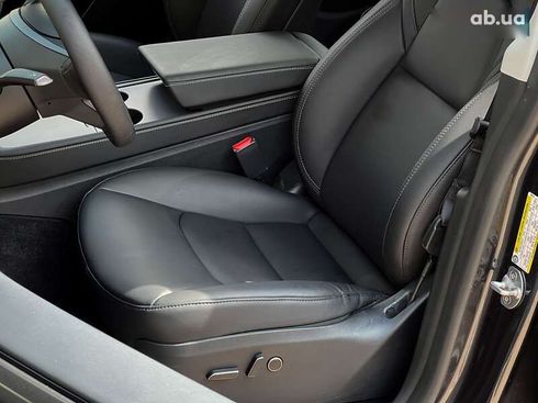 Tesla Model Y 2024 - фото 10
