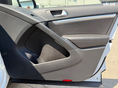 Volkswagen Tiguan 2013 белый - фото 17