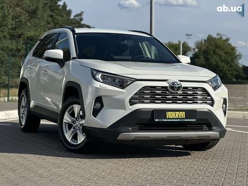 Toyota RAV4 2020 - фото 9