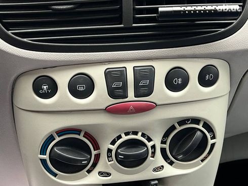 Fiat Punto 2004 красный - фото 54