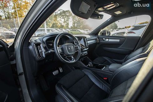 Volvo XC40 2021 - фото 11