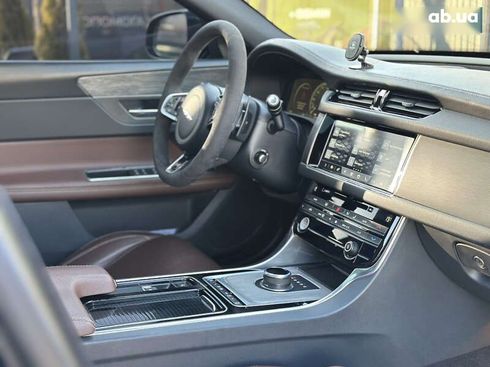 Jaguar XF 2016 - фото 20