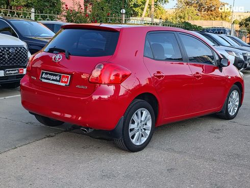Toyota Auris 2007 красный - фото 7