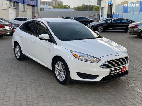 Ford Focus 2017 белый - фото 3