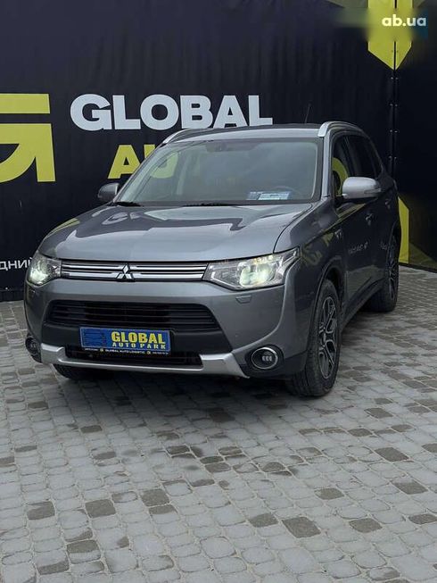 Mitsubishi Outlander 2015 - фото 2