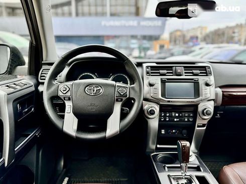 Toyota 4Runner 2018 - фото 8