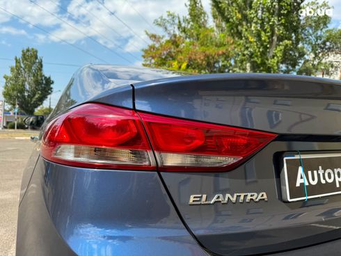 Hyundai Elantra 2018 синий - фото 10