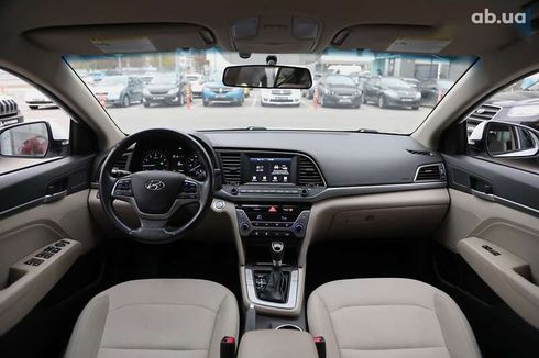 Hyundai Elantra 2016 - фото 12