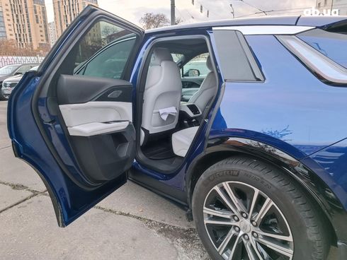 Cadillac Lyriq 2023 синий - фото 30