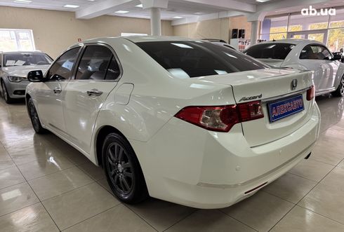 Honda Accord 2011 белый - фото 6