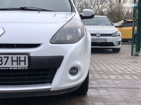 Renault Clio 2012 - фото 10