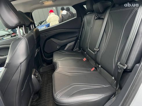 Ford Mustang Mach-E 2022 белый - фото 30