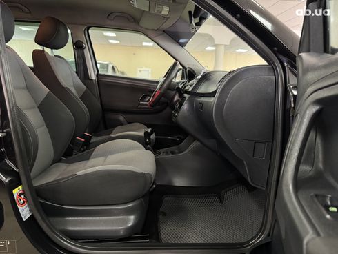 Skoda Fabia 2012 черный - фото 2