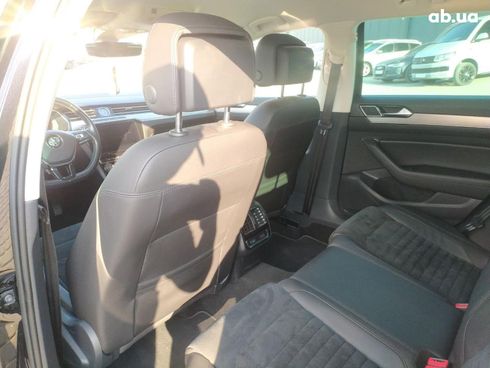 Volkswagen Passat 2019 черный - фото 32