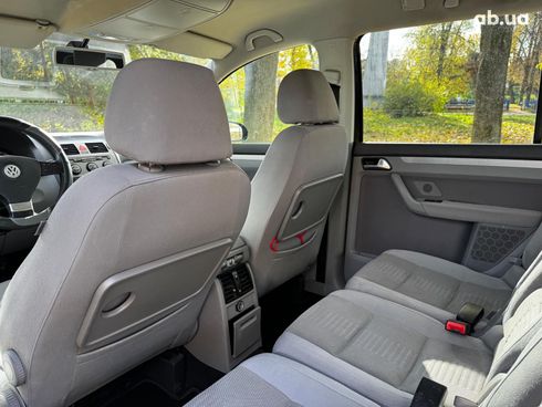 Volkswagen Touran 2007 черный - фото 19