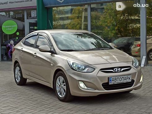 Hyundai Accent 2012 - фото 4