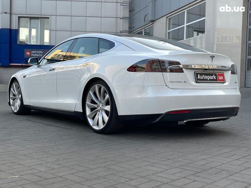 Tesla Model S 2015 белый - фото 15