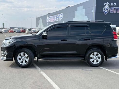 Toyota Land Cruiser Prado 2019 черный - фото 4