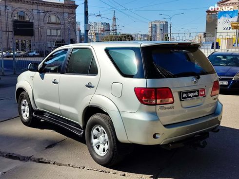 Toyota Fortuner 2006 серый - фото 5