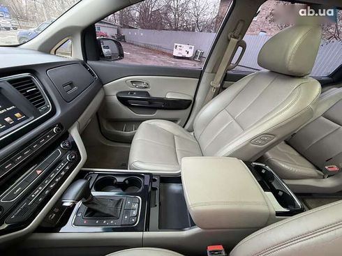 Kia Carnival 2016 - фото 27