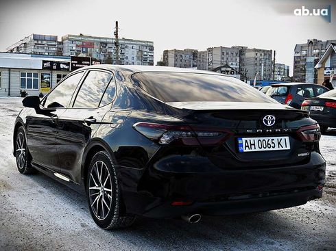 Toyota Camry 2021 - фото 4