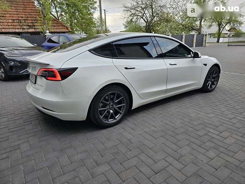 Tesla Model 3 2021 - фото 15