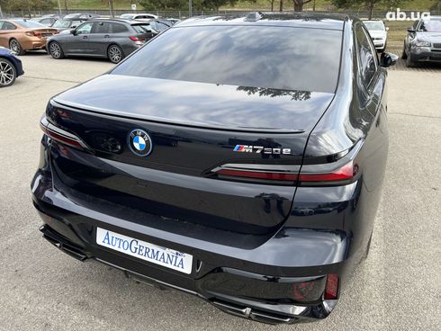 BMW M7 2023 - фото 27