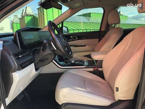 Kia Carnival 2021 - фото 12