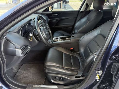 Jaguar XE 2015 - фото 19