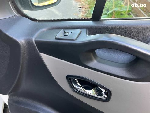 Renault Trafic 2018 белый - фото 21