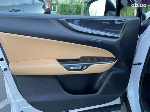 Lexus NX 2022 - фото 27