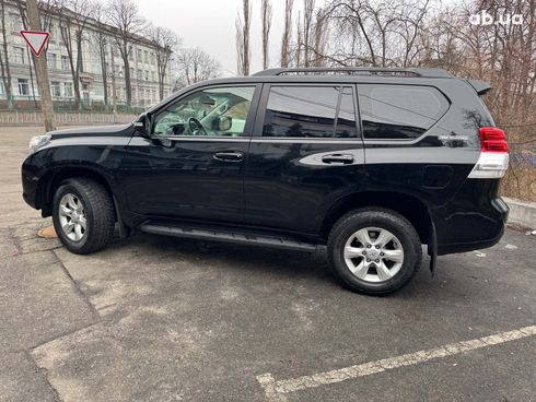 Toyota Land Cruiser Prado 2012 черный - фото 9