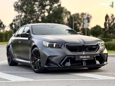 BMW M5 2025 - фото 18
