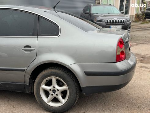 Volkswagen Passat 2001 серый - фото 9