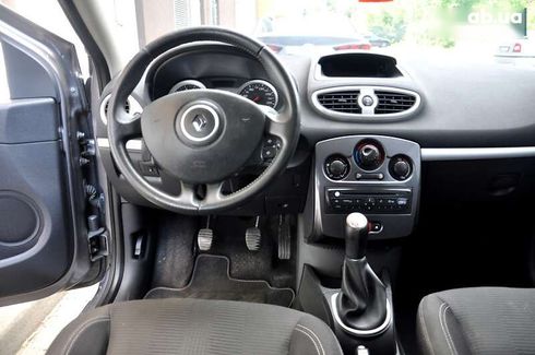Renault Clio 2011 - фото 19