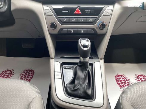 Hyundai Elantra 2016 - фото 18
