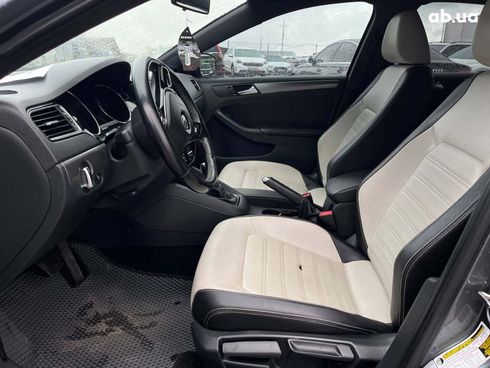 Volkswagen Jetta 2016 серый - фото 11