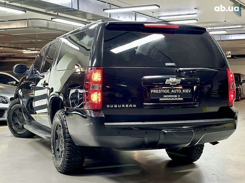 Chevrolet Suburban 2011 - фото 21