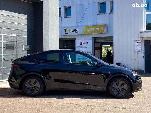 Tesla Model Y 2025 - фото 10