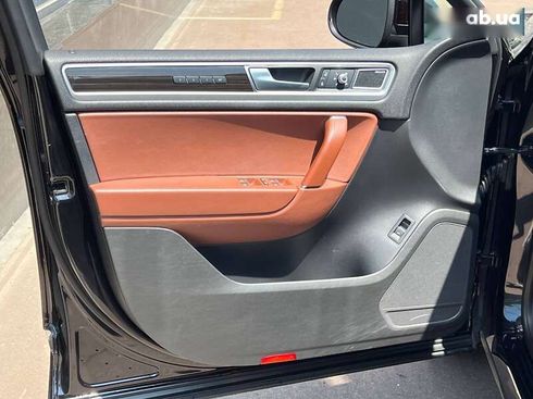 Volkswagen Touareg 2015 - фото 24