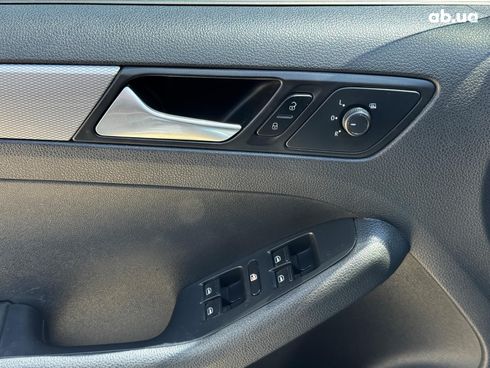 Volkswagen Jetta 2017 синий - фото 12