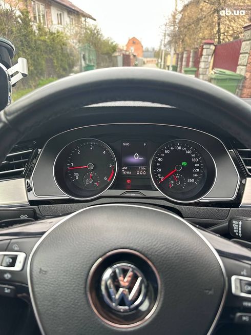 Volkswagen Passat 2019 серебристый - фото 7