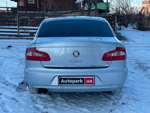 Skoda Superb 2012 серый - фото 8