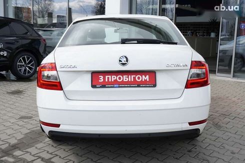 Skoda Octavia 2018 - фото 9
