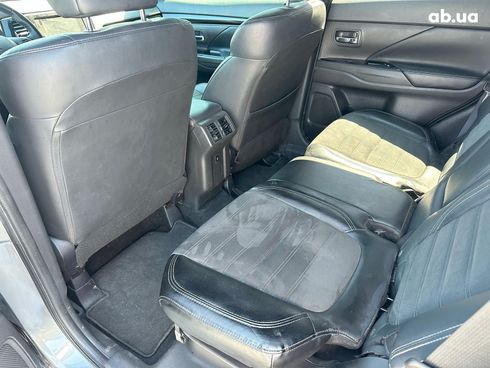 Mitsubishi Outlander 2019 серый - фото 19