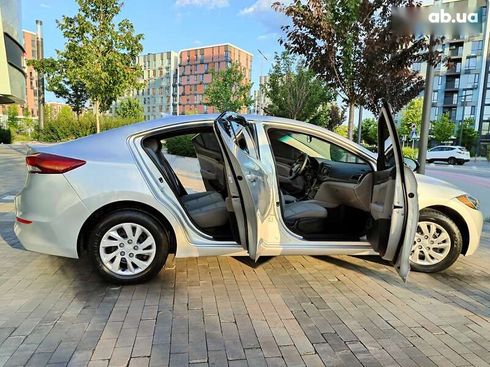 Hyundai Elantra 2016 - фото 25