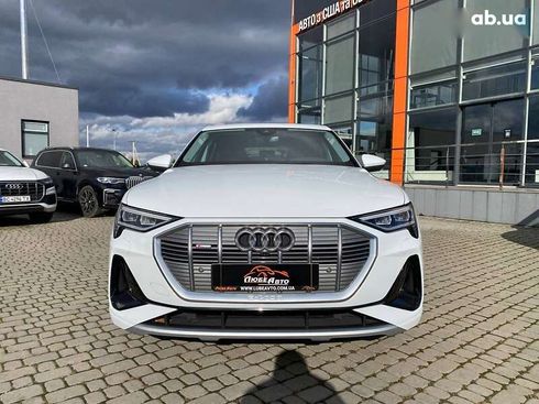 Audi E-Tron 2022 - фото 2