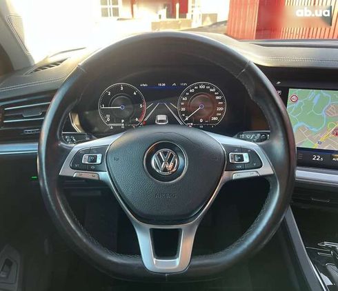 Volkswagen Touareg 2018 - фото 20